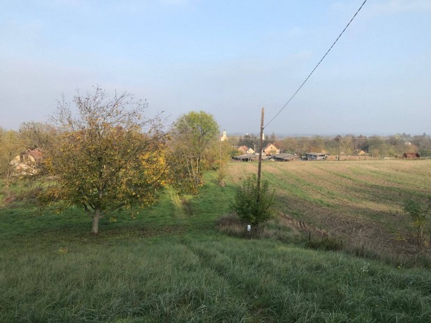 Balatonhoz kzeli panorms ptsi telek elad Szabadhidvgen