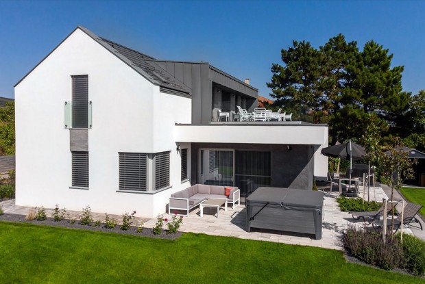 Balatoni panor�m�s, �jszer� ingatlan Balatonf�reden elad�