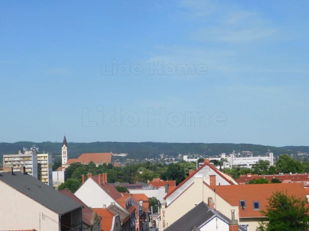 Balatoni panorms laks Keszthelyen elad