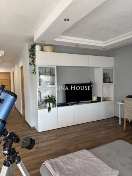 Balatonkenesei 118 nm-es h�z elad�