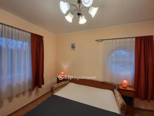 Balatonkenesei elad� 455 nm-es h�z