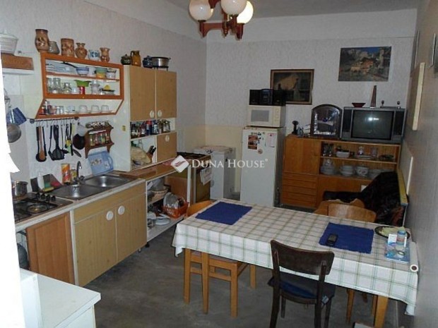 Balatonkenesei elad� 75 nm-es h�z