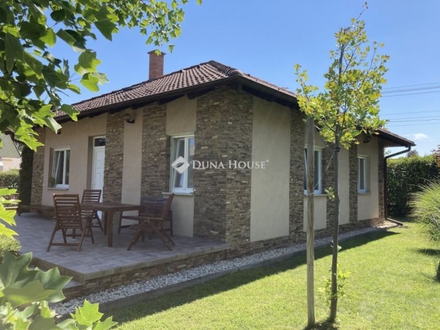 Balatonlellei 72 nm-es h�z elad�