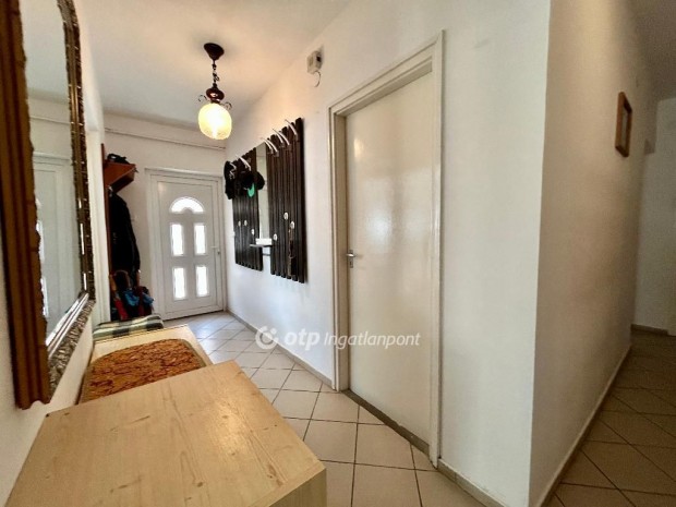 Balatonlellei elad� 104 nm-es h�z