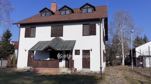 Balatonlellei elad� 650 nm-es h�z