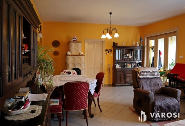 Balatonm�riaf�rd�n, csal�di h�z, 150m-re a v�zt�l