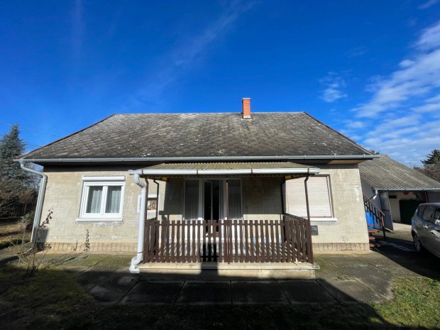 Balaton�sz�d csal�di h�z