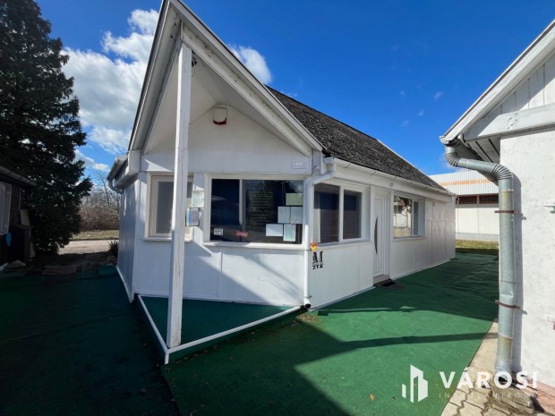 Balatonparti vend�gl�t� egys�g