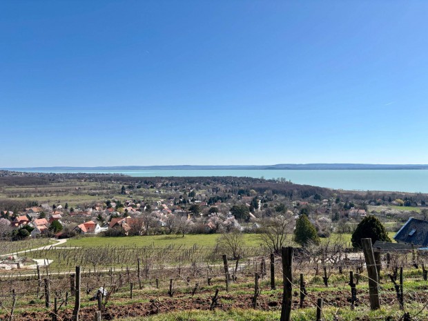 Balatonrendesen Balatoni Panorámával Rendelkező Telek Eladó!