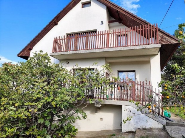 B�licsi �ton elad� egy 3 szintes csal�di h�z!