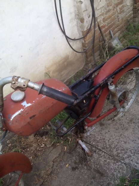 Balkan hinyos kismotor