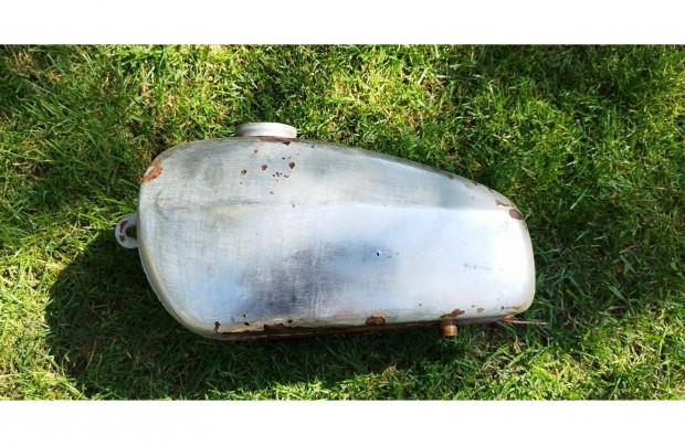 Balkan motorker�kp�r benzintank