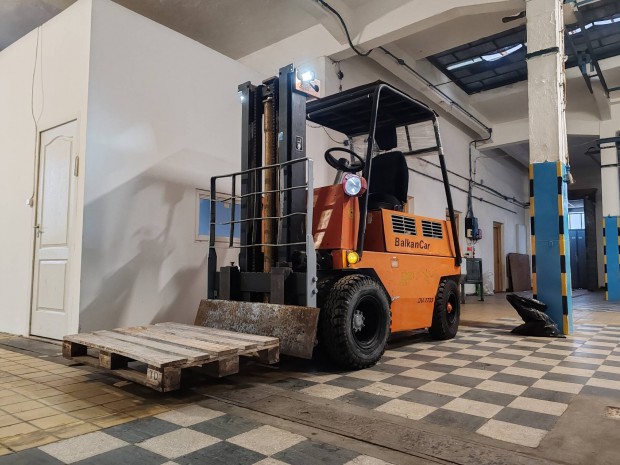 Balkancar dv 1733, dizel, 3.2 T. k�zi v�lt�s. Bp, xx ker. 