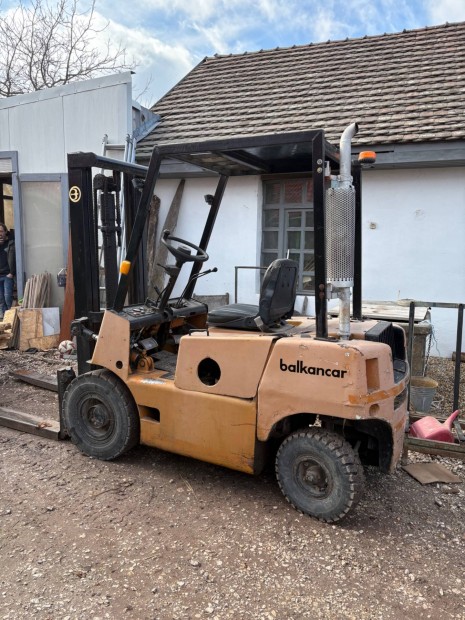 Balkancar targonca elad�