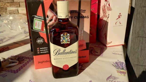 Ballantines Whiskey 0,7L elad