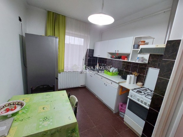 Balmaz�jv�rosi 172 nm-es h�z elad�