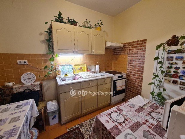 Balmaz�jv�rosi 43 nm-es lak�s elad�