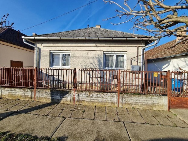 Balmaz�jv�rosi 74 nm-es h�z elad�