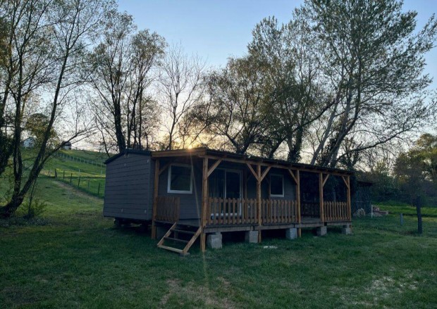 B�lv�nyos elad� telek/ mobilh�z