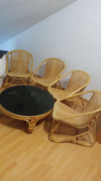 Bambusz rattan garnitúra 4 szék + asztal üveges