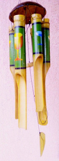 Bambusz szlcseng vagy belps jelz festett koktlos dekorcival Ma
