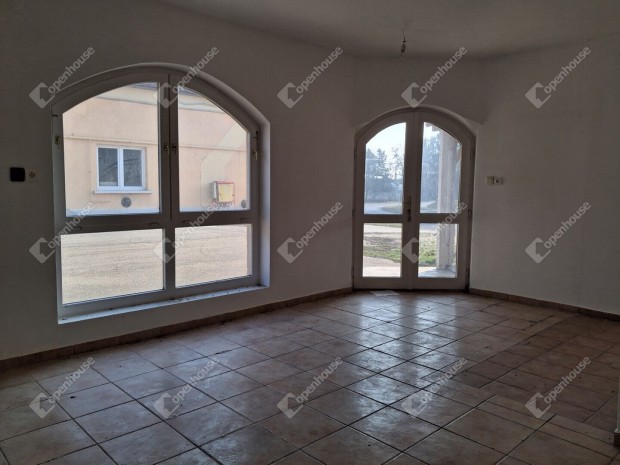 Banai kiad� 73 nm-es �zlethelyis�g