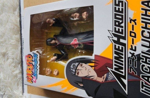 Bandai Namco Uchiha Itachi figura j dobozos