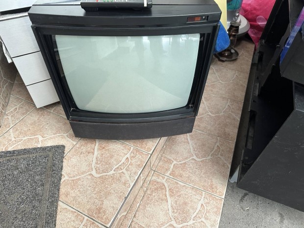 Bang & Olufsen M20 tipus crt tv tvval dekorcinak fekete