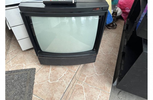 Bang & Olufsen M20 tipus crt tv tvval fekete hibs, de komplett