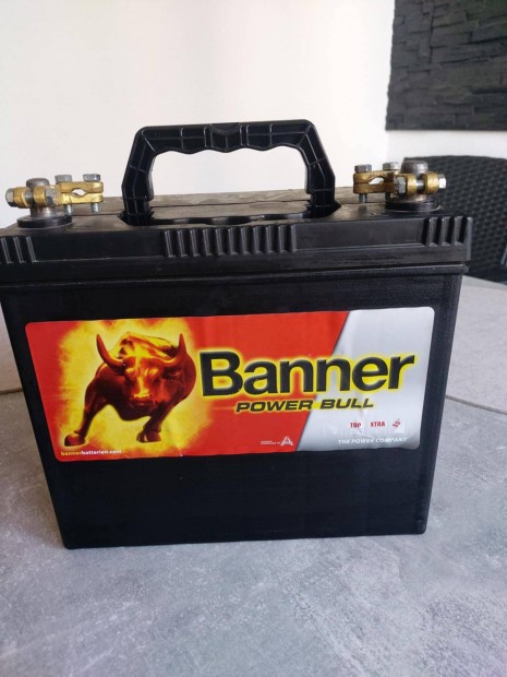 Banner indit akkumultor 12v 45AH, jobbos japn sarus,2 saruval