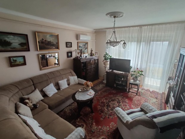 B�nomkertben,  3 szob�s, 97 nm-es lak�s elad�!