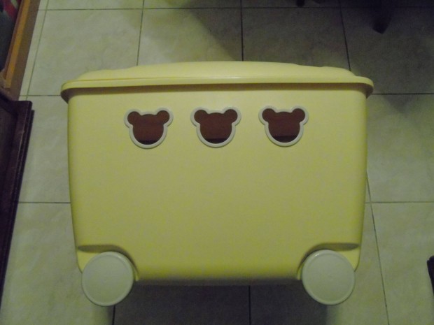 Banq vajsz�n� eg�r fej mint�s t�rol� doboz kerekekkel tet�vel 50 L