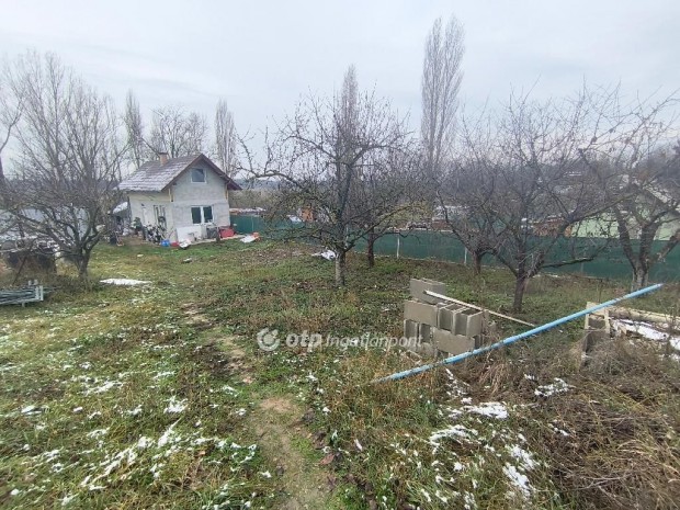 Baracskai elad� 41 nm-es h�z