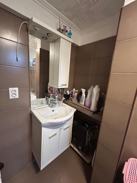 B�r�ndi 66 nm-es h�z elad�