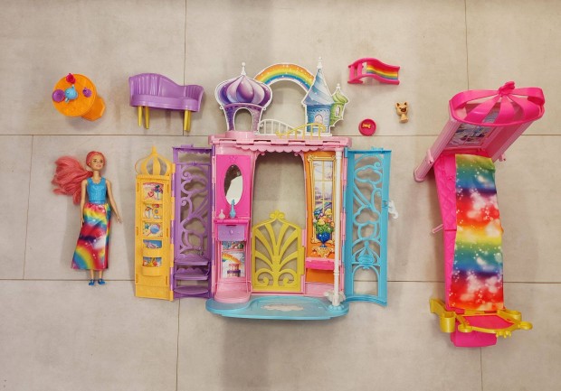 Barbie Dreamtopia kastly babval