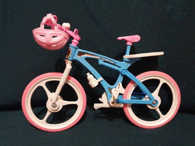 Barbie - bicaj, bicikli sisakkal