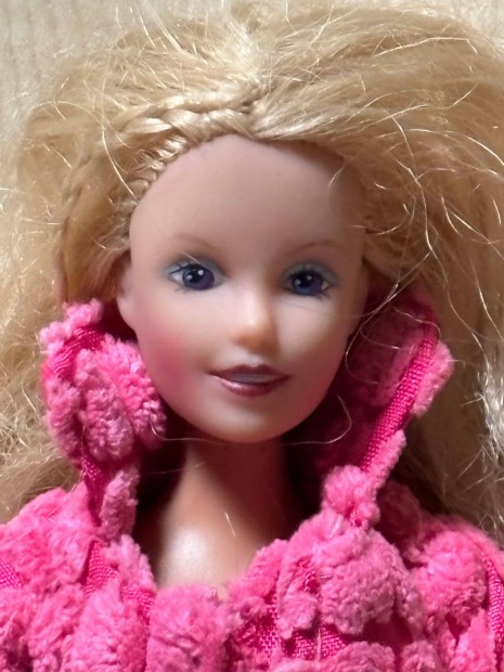 Barbie baba köntösben