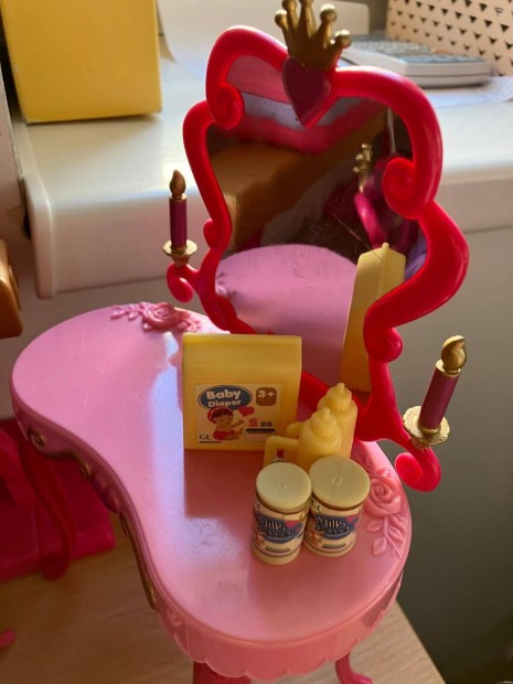 Barbie baba sok kiegészítővel eladó