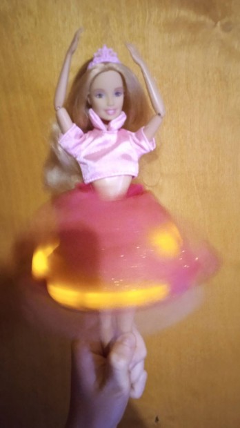 Barbie barbi baba a 12 tncol hercegn mesbl