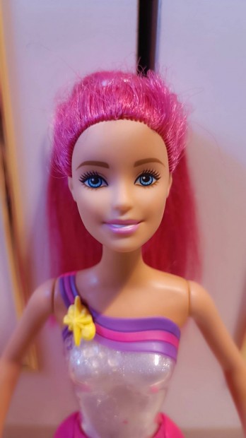 Barbie barbi baba vilgt 