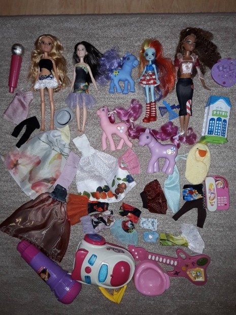Barbie s ms babk, ruhk, jtkok csomag 