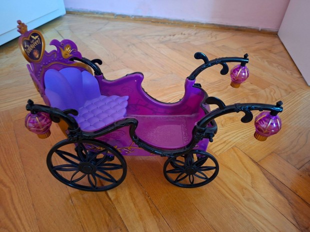 Barbie hint�, �jszer� �llapot, vil�g�t� l�mp�ssal, lila