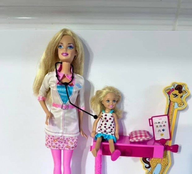 Barbie orvos baba szett