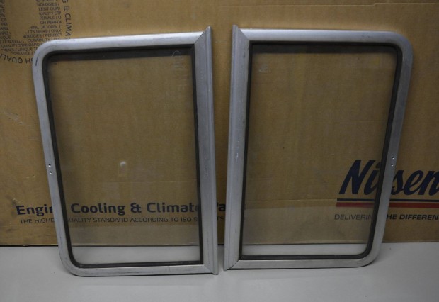 Barkas 8 szem�lyes busz h�ts� pillang� ablak p�rban gy�ri �j