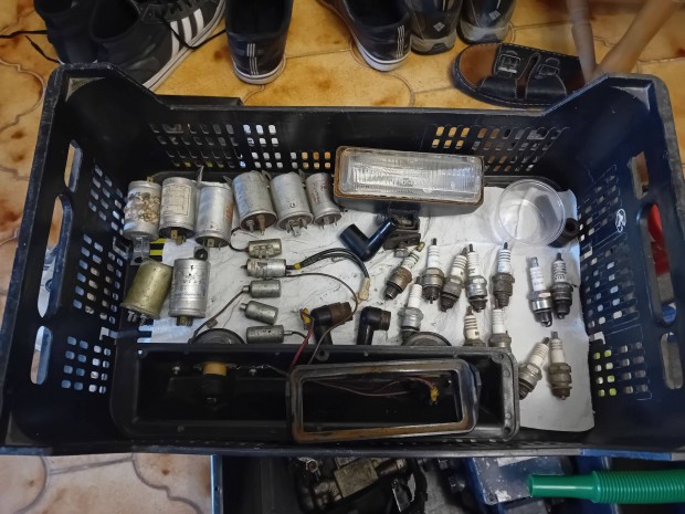 Barkas alkatrszek ingyen elvihetk