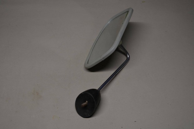 Barkas legels� sz�ri�s kivitelhez �j sz�rke f�mh�zas bal k�ls� t�k�r