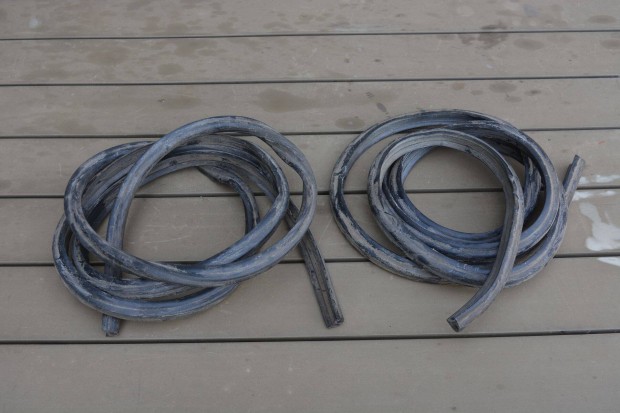 Barkas vagy Trabant combi fix oldalveg gumi eredet gyri j 2db