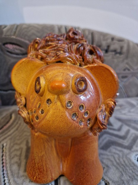 Barna monokrm mzas kermia oroszln kisplasztika/szobor 15 cm magas