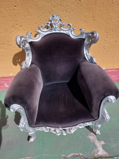 Barokk faragott fotel