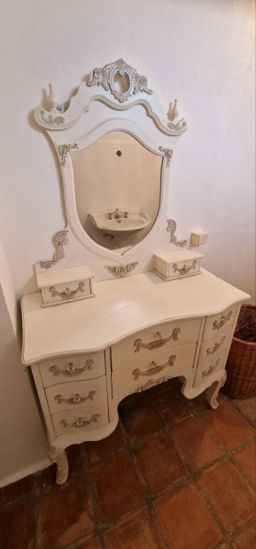 Barokk stlus shabby chic tkrs komd elad! 